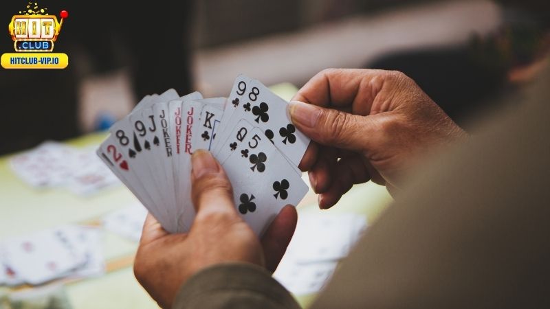 Chạy điểm trong phỏm là cách đánh bài để có điểm thấp khi ván bài kết thúc